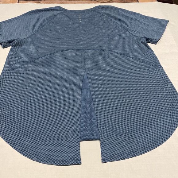 Workout in style, check out back of shirt! Size L/G 12-14 - Picture 7 of 7